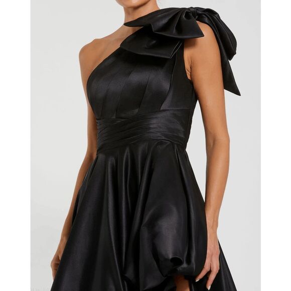 Mac Duggal Black Satin One Shoulder Bow Gown Size US16 $598 - Picture 3 of 10